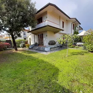 Casa vacanze Accogliente Bi-familiare, Pietrasanta